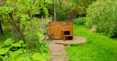 Kingfisher Yurt hot tub, Wendover, Buckinghamshire