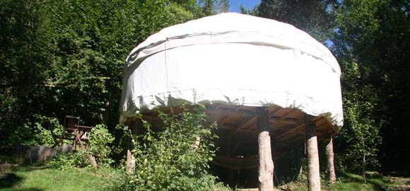 Periwinkle Yurt, Auvergne Naturelle_exterior