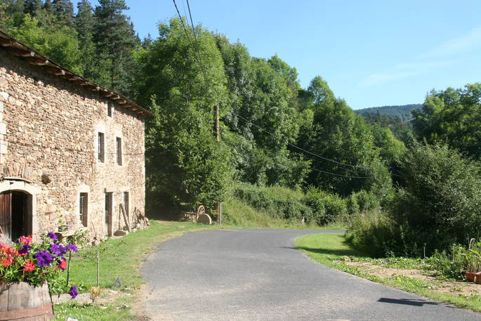  Barn exterior at Auvergne Naturelle, Haute-Loire